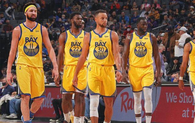 引来目光聚 引来目光聚